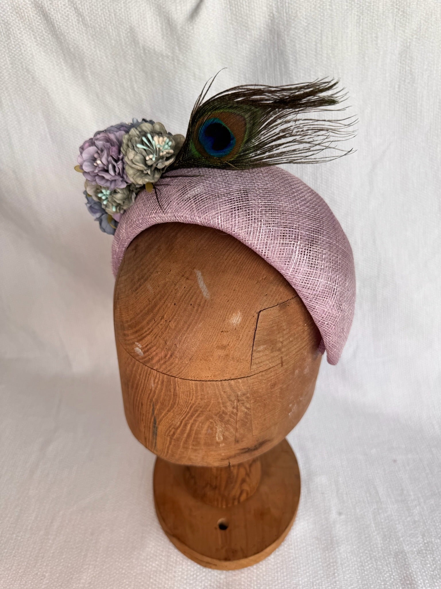 Serre-tête mariage - Fleurs et plume de paon - violet