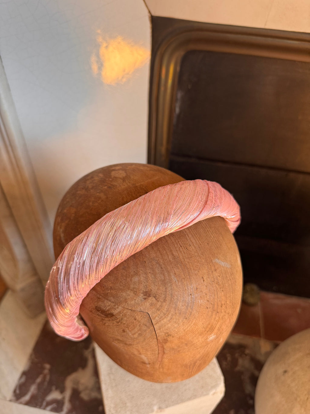 Serre-tête en abaca de soie rose et lurex