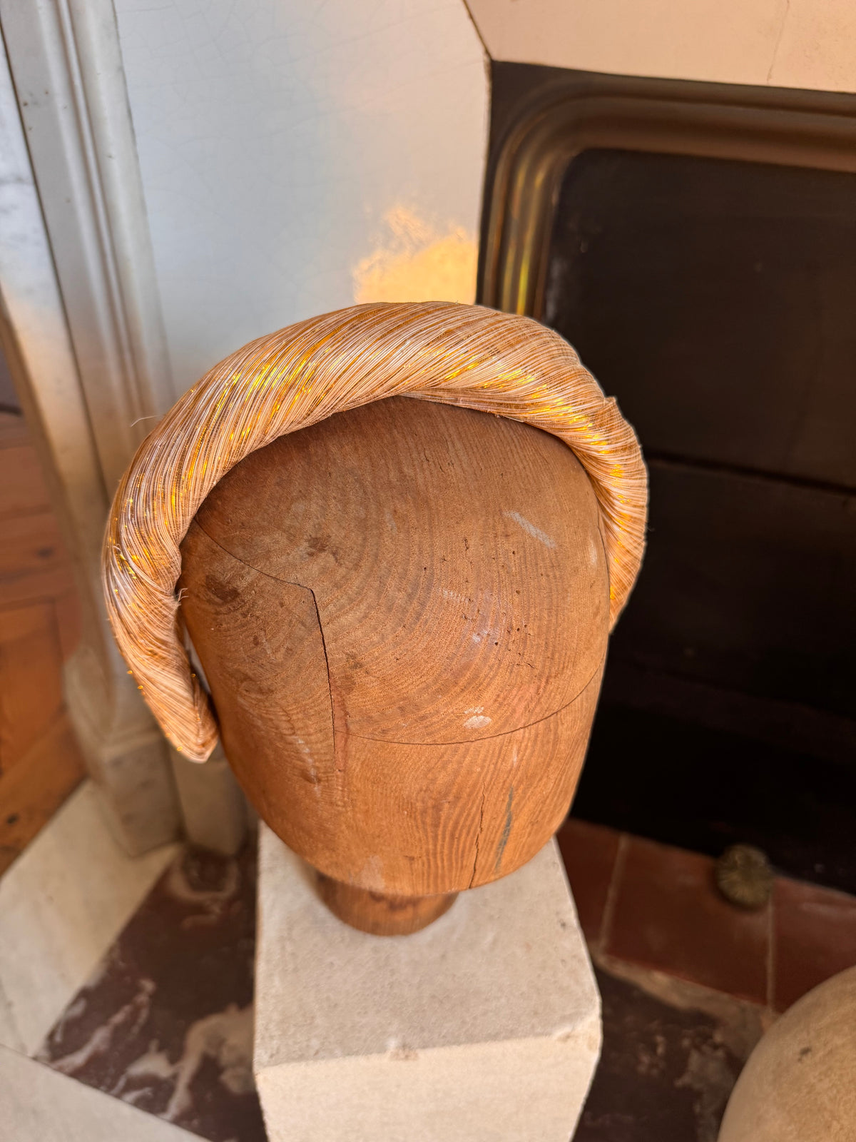 Serre-tête doré en abaca de soie