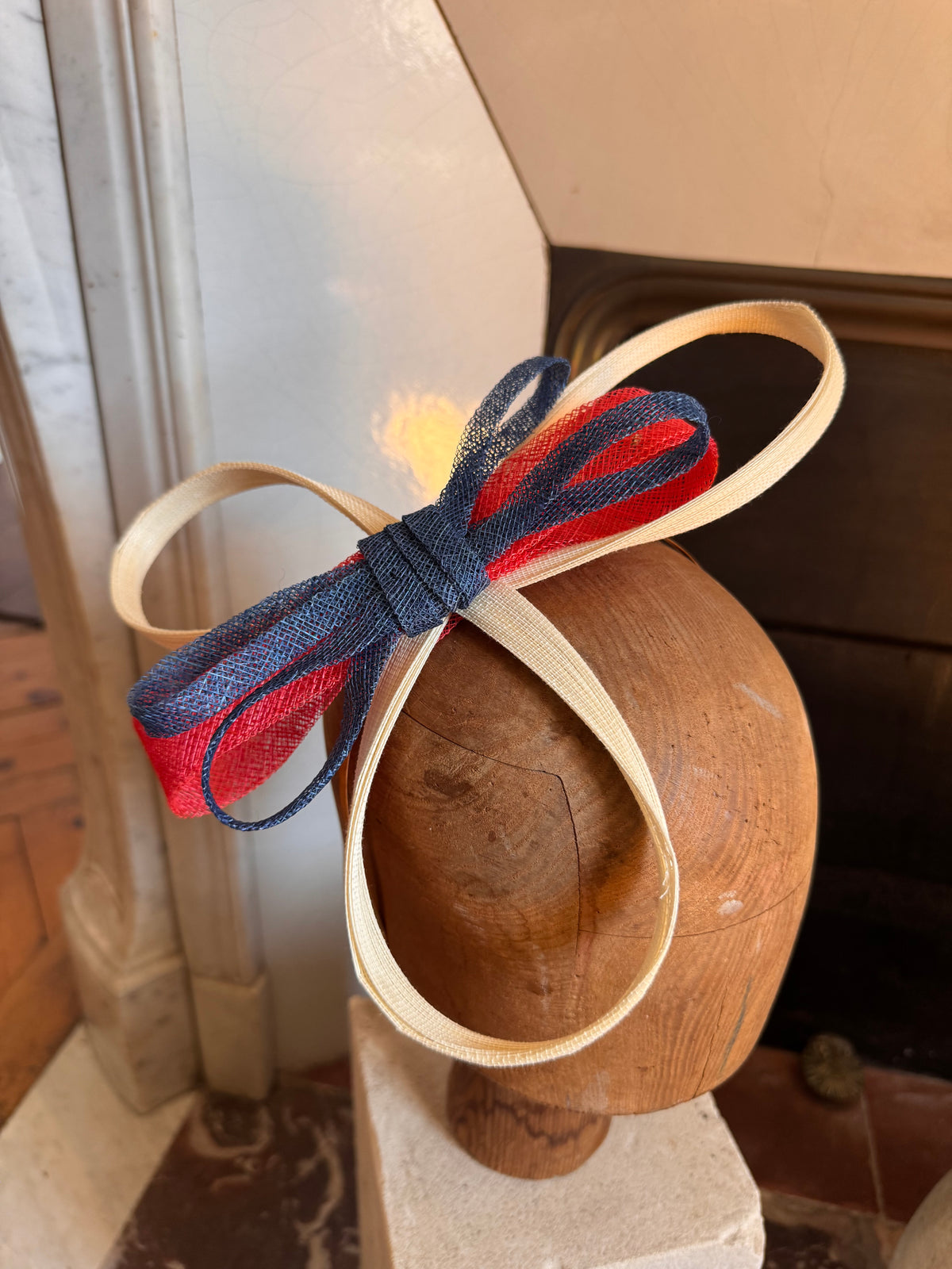 Bibi marine et rouge